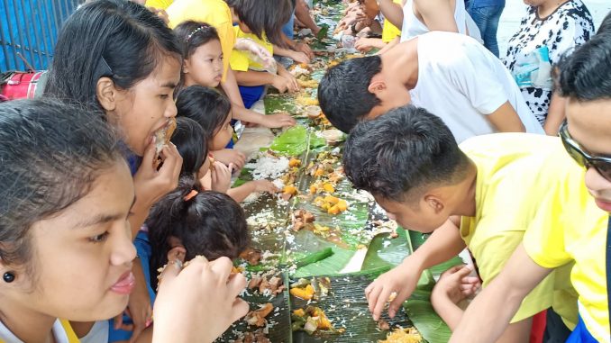 69660748_861359264262870_6389619126817521664_n picture of boodle fight